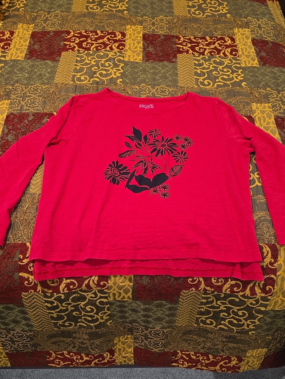 Women's Long-Sleeve Red Floral Graphic Top